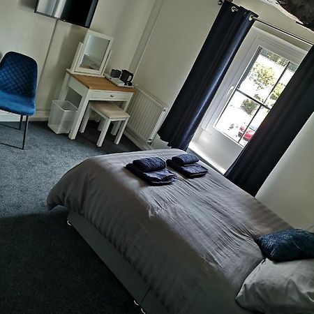 Red Lion Rooms - Self Check In دالتون-ين-فورنيس المظهر الخارجي الصورة